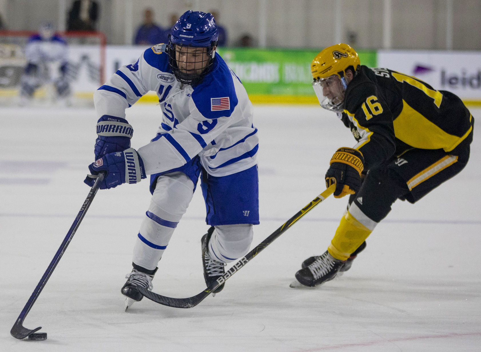 010520-s-airforcehockey 08.jpg